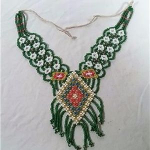 VTG HIPPIE BOHO HANDMADE GLASS SEED BEAD NECKLACE